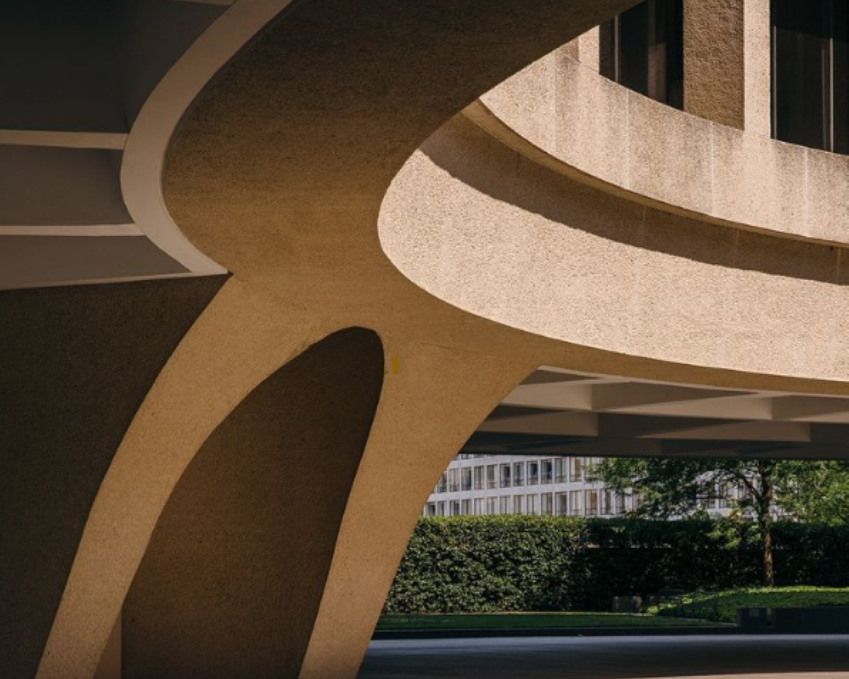 The Hirshhorn Museum and Sculpture Garden, highlighting its modern design and outdoor art installations.